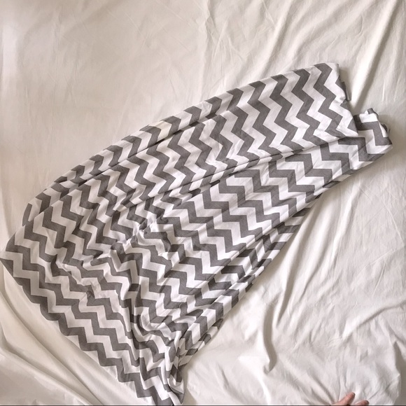 Itzy Ritzy® Nursing Happens™ Infinity Breastfeeding Scarf - Picture 2 of 6